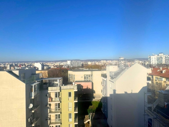 Тристаен апартамент в Варна, Център - 154 кв.м за 942 €/кв.м - Снимка #1