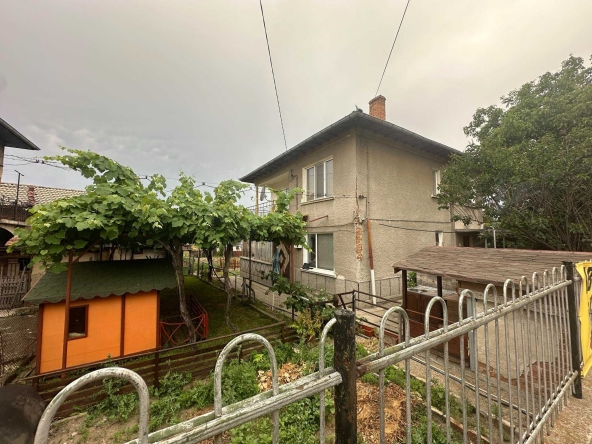 Къща в София, 7-ми 11-ти километър - 150 кв.м за 634 €/кв.м - Снимка #1