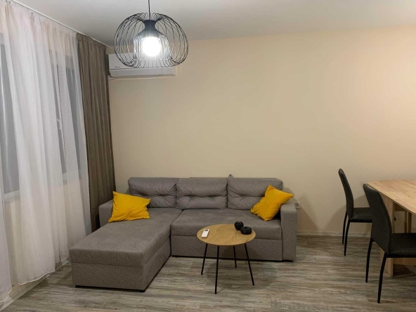 Дава се под наем Двустаен апартамент в Варна, Аспарухово - 50 кв.м за 357 € - Снимка #1