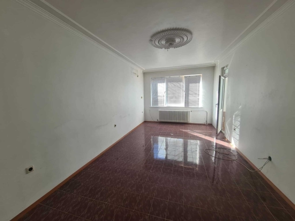 Четиристаен апартамент в Хасково, Македонски - 122 кв.м за 753 €/кв.м - Снимка #1