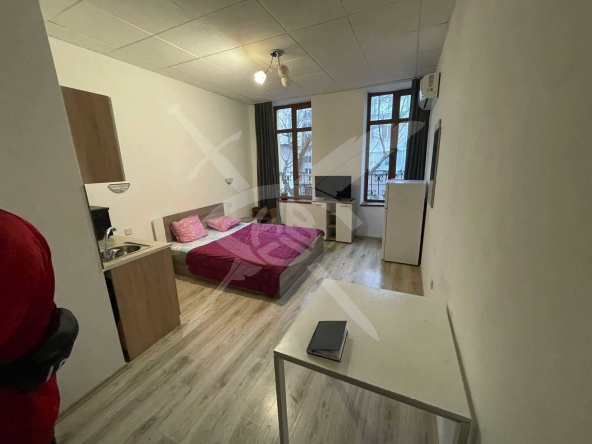 Дава се под наем Едностаен апартамент в Варна, ЖП Гара - 45 кв.м за 350 € - Снимка #1