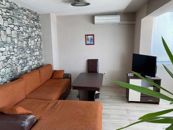 Дава се под наем Тристаен апартамент в Пловдив, Остромила - 90 кв.м за 270.3 € - Снимка #1