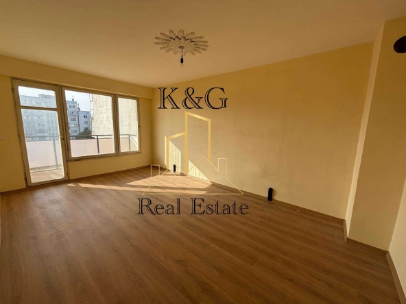 Двустаен апартамент в Разград, Орел - 64 кв.м за 957 €/кв.м - Снимка #1