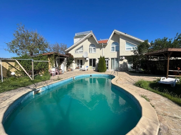 Дава се под наем Къща в с. Равда, Област Бургас - 120 кв.м за 250 € - Снимка #1