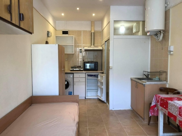 Дава се под наем Едностаен апартамент в Варна, Нептун - 20 кв.м за 175 € - Снимка #1