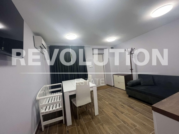 Дава се под наем Двустаен апартамент в Варна, Център - 38 кв.м за 350 € - Снимка #1