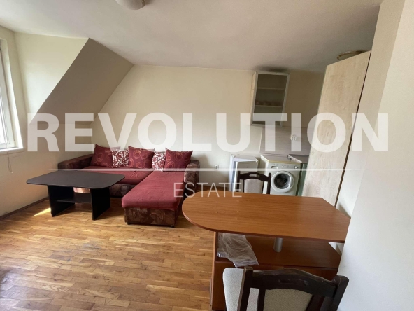 Дава се под наем Двустаен апартамент в Варна, Център - 57 кв.м за 310 € - Снимка #1