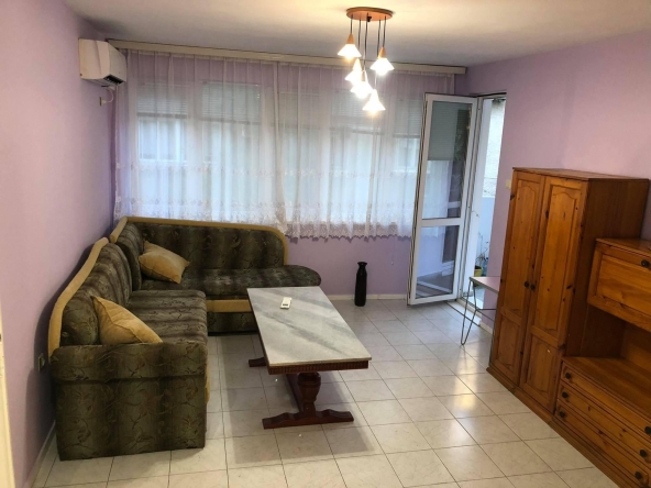 Дава се под наем Тристаен апартамент в Бургас, Център - 92 кв.м за 510 € - Снимка #1