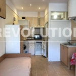 Дава се под наем Едностаен апартамент в Варна, Нептун - 20 кв.м за 175 € - Снимка #1