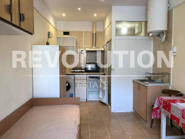 Дава се под наем Едностаен апартамент в Варна, Нептун - 20 кв.м за 175 € - Снимка #1