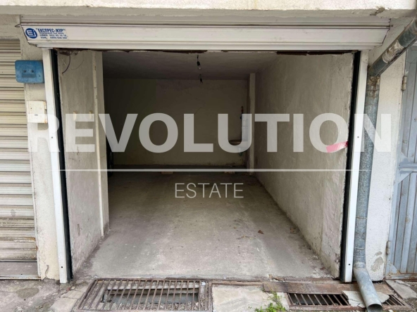 Дава се под наем Гараж / Паркомясто в Варна, Спортна зала - 15 кв.м за 175 € - Снимка #1