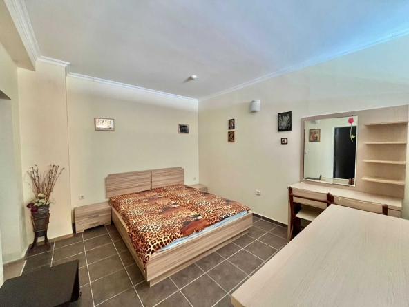 Дава се под наем Едностаен апартамент в Свети Влас - 35 кв.м за 500 € - Снимка #1