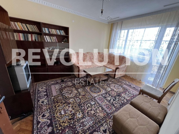 Дава се под наем Двустаен апартамент в Варна, Базар Левски - 70 кв.м за 375 € - Снимка #1