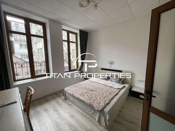 Дава се под наем Тристаен апартамент в Варна, Център - 75 кв.м за 600 € - Снимка #1