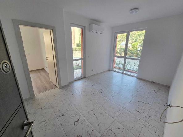 Двустаен апартамент в к.к. Слънчев бряг - 36 кв.м за 1393 €/кв.м - Снимка #1