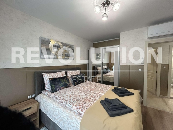 Дава се под наем Двустаен апартамент в Варна, Общината - 50 кв.м за 675 € - Снимка #1