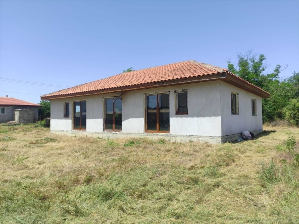 Къща в с. Храброво, Област Варна - 140 кв.м за 393 €/кв.м - Снимка #1