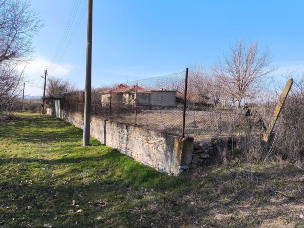 Парцел в с. Яздач, Област Стара Загора - 1060 кв.м за 10 €/кв.м - Снимка #1