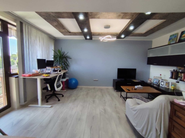 Тристаен апартамент в Добрич, Център - 100 кв.м за 1199 €/кв.м - Снимка #1