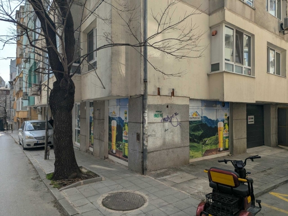 Дава се под наем Магазин в Варна, Спортна зала - 36 кв.м за 418.71 € - Снимка #1