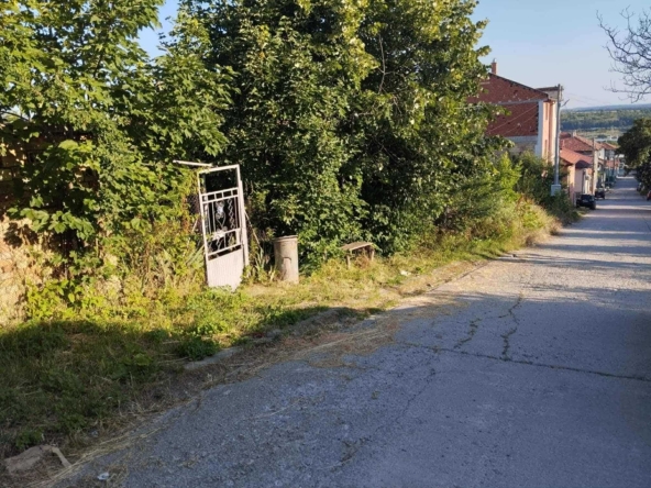 Къща в Омуртаг - 100 кв.м за 281 €/кв.м - Снимка #1