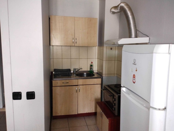 Дава се под наем Двустаен апартамент в Бургас, Меден рудник - зона А - 55 кв.м за 175 € - Снимка #1