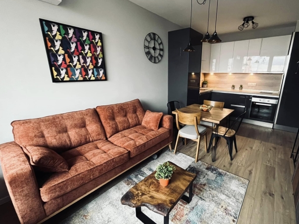 Дава се под наем Двустаен апартамент в Варна, Възраждане 1 - 60 кв.м за 475 € - Снимка #1