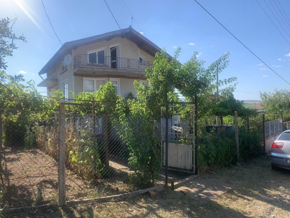 Къща в Попово - 240 кв.м за 319 €/кв.м - Снимка #1