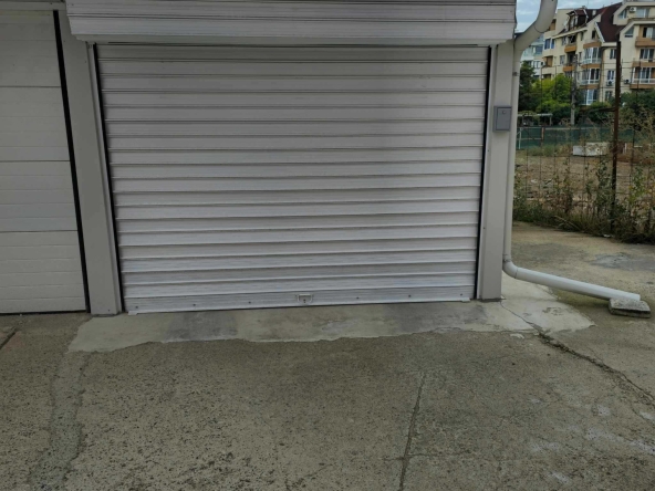 Дава се под наем Гараж / Паркомясто в Ямбол, Аврен - 20 кв.м за 142.8 € - Снимка #1