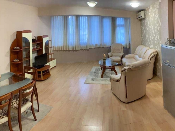Дава се под наем Тристаен апартамент в Бургас, Възраждане - 70 кв.м за 459 € - Снимка #1
