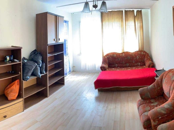 Дава се под наем Едностаен апартамент в Бургас, Меден рудник - зона А - 30 кв.м за 102 € - Снимка #1