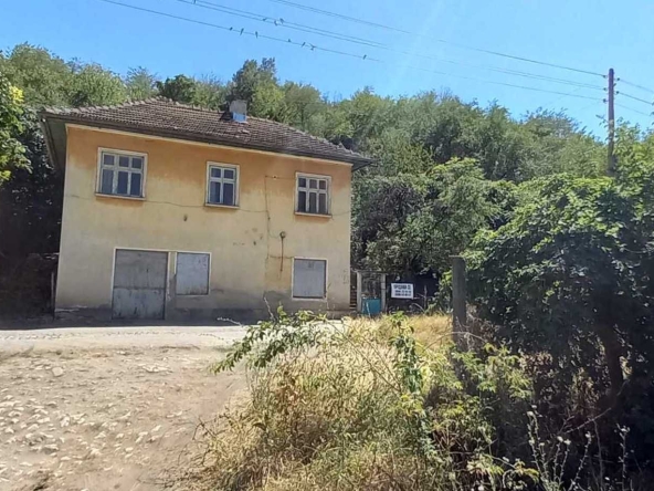 Къща в с. Горни Вадин, Област Враца - 160 кв.м за 106 €/кв.м - Снимка #1