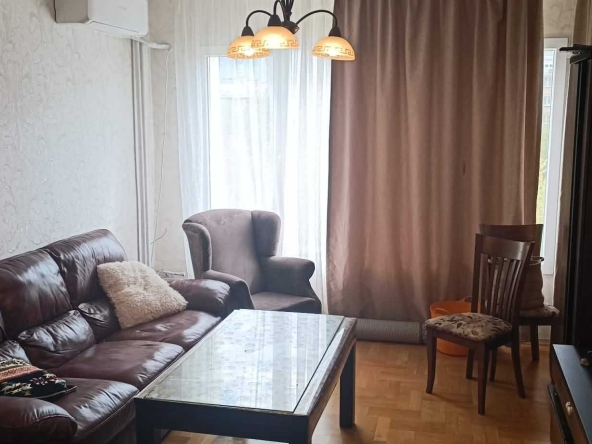 Дава се под наем Тристаен апартамент в София, Център - 88 кв.м за 797.64 € - Снимка #1