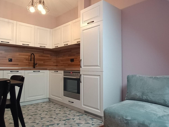 Дава се под наем Двустаен апартамент в Пловдив, Център - 60 кв.м за 648.21 € - Снимка #1