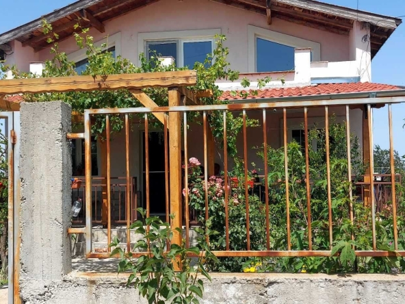 Къща в с. Минерални бани, Област Хасково - 235 кв.м за 543 €/кв.м - Снимка #1