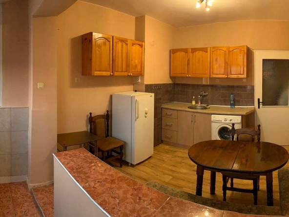 Дава се под наем Двустаен апартамент в Бургас, Център - 70 кв.м за 229.5 € - Снимка #1