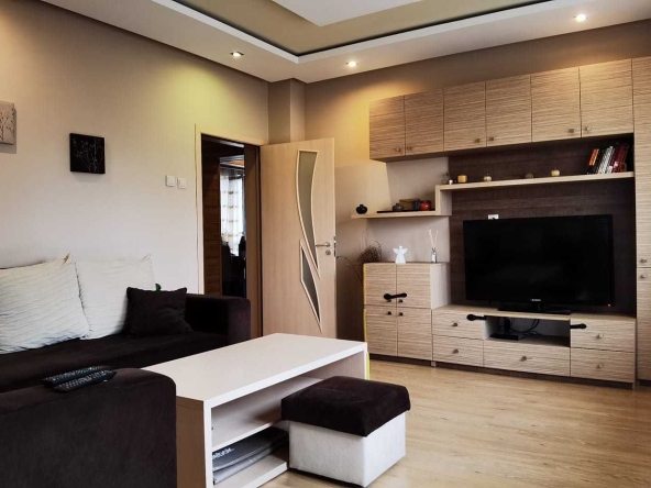 Дава се под наем Тристаен апартамент в София, Захарна фабрика - 80 кв.м за 600 € - Снимка #1