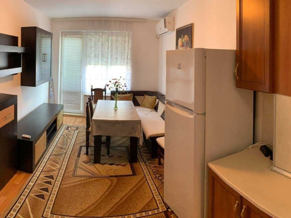 Дава се под наем Двустаен апартамент в Бургас, Зорница - 64 кв.м за 234.6 € - Снимка #1