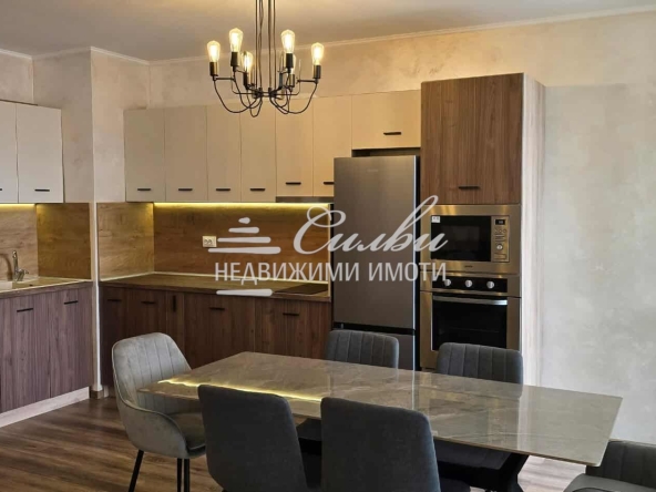 Тристаен апартамент в Шумен, Пазара - 131 кв.м за 1596 €/кв.м - Снимка #1