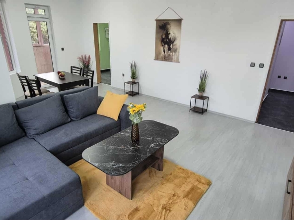 Дава се под наем Тристаен апартамент в Варна, Бриз - 100 кв.м за 612 € - Снимка #1