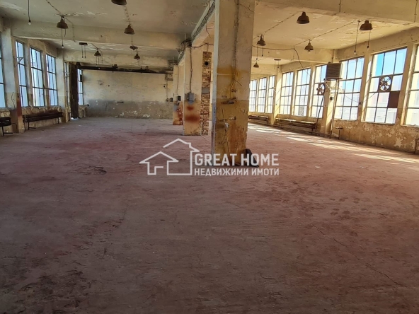 Дава се под наем Склад в Търговище, Промишлена зона - 800 кв.м за 612 € - Снимка #1