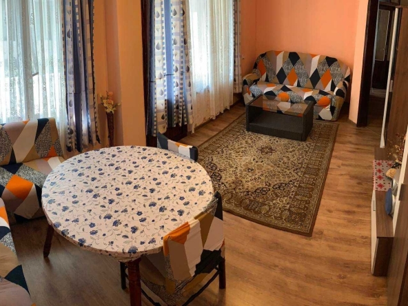 Дава се под наем Двустаен апартамент в Бургас, Възраждане - 60 кв.м за 178.5 € - Снимка #1