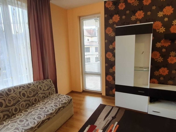 Дава се под наем Двустаен апартамент в Варна, Център - 65 кв.м за 484.5 € - Снимка #1