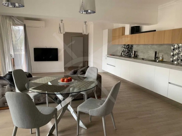 Тристаен апартамент в к.к. Златни пясъци - 160 кв.м за 1994 €/кв.м - Снимка #1