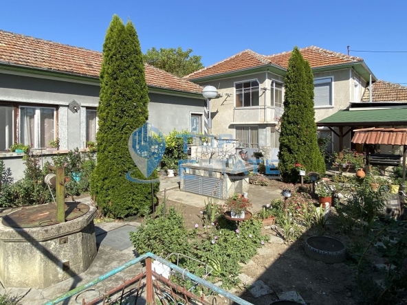 Къща в с. Ресен, Област Велико Търново - 200 кв.м за 485 €/кв.м - Снимка #1