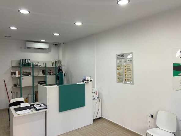 Дава се под наем Магазин в Казанлък - 30 кв.м за 297.84 € - Снимка #1