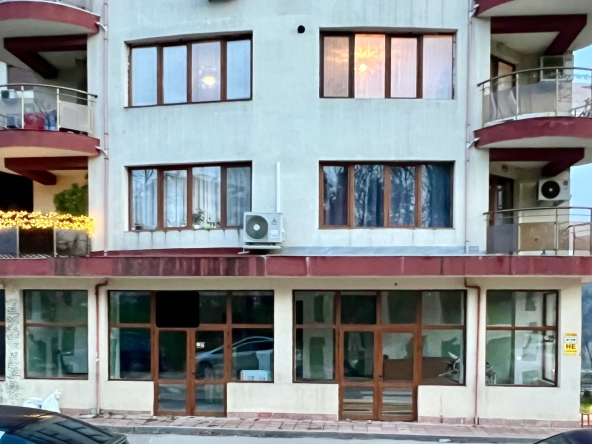 Дава се под наем Заведение в Велико Търново, Център - 2000 кв.м за 665 € - Снимка #1