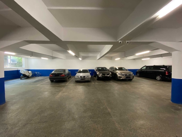 Дава се под наем Гараж / Паркомясто в София, Витоша - 15 кв.м за 179.52 € - Снимка #1