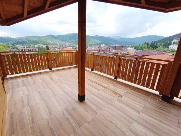 Тристаен апартамент в Велинград - 160 кв.м за 661 €/кв.м - Снимка #1