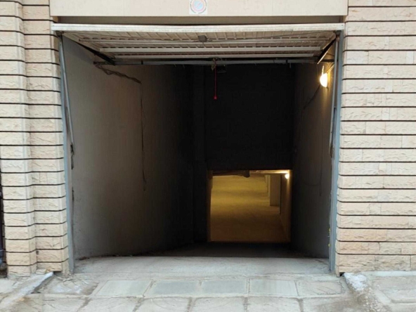 Дава се под наем Гараж / Паркомясто в Варна, Левски - 14 кв.м за 99.45 € - Снимка #1